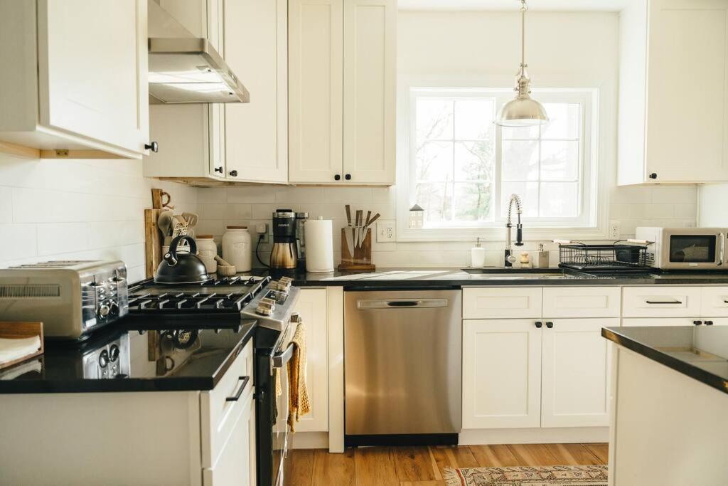 Cozy Cottage, Hot Tub, Fire Pit, 15Min To Hudson And Hiking Catskill Luaran gambar
