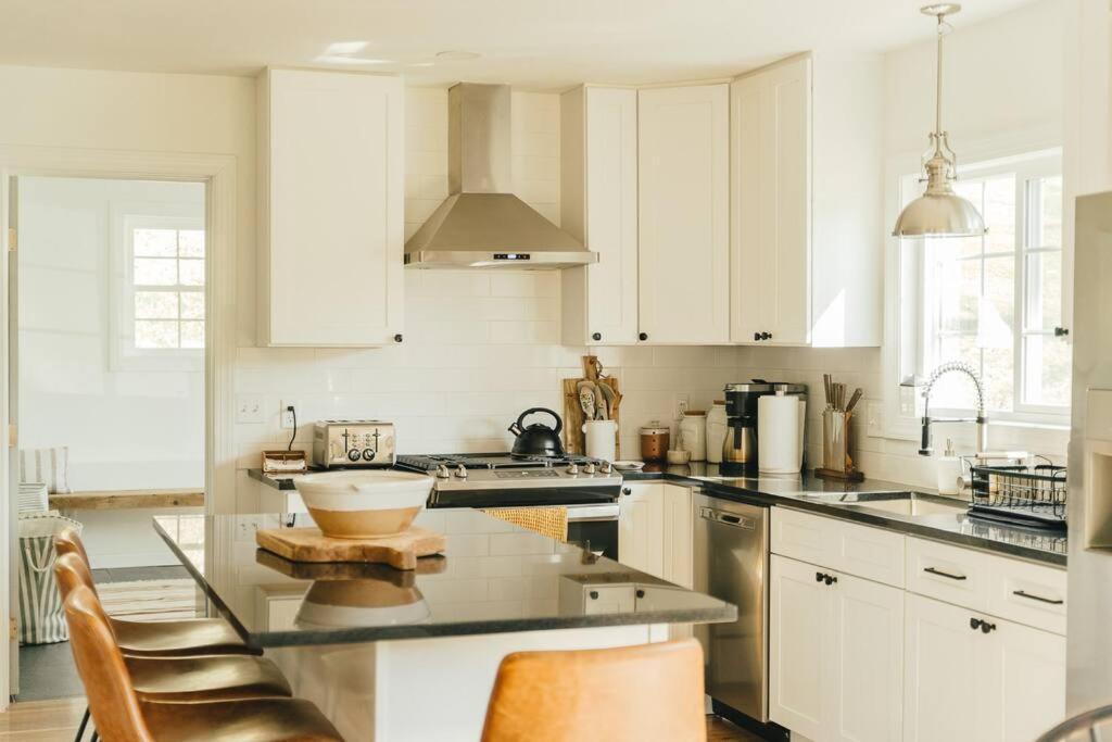 Cozy Cottage, Hot Tub, Fire Pit, 15Min To Hudson And Hiking Catskill Luaran gambar